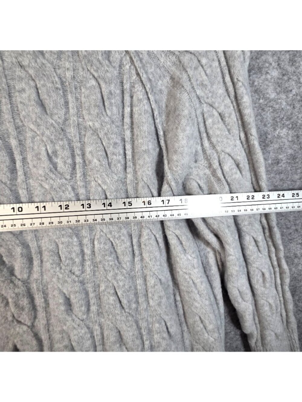Aerie Women's Cable Crew Light Gray Chunky Knit Sweater Size M - Picture 4 of 9